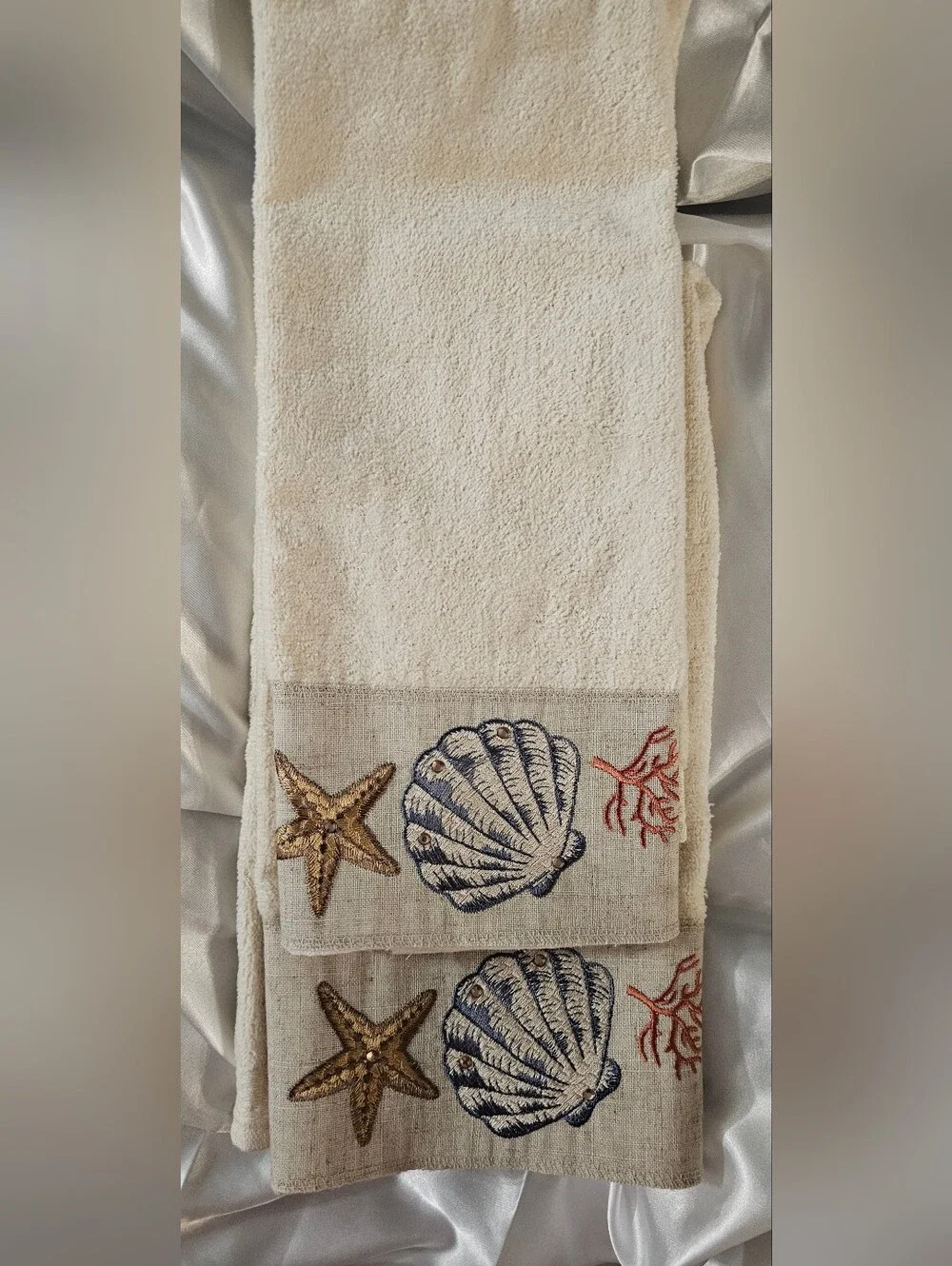 Avanti Sea Treasure Ivory Embroidered Embellished 8 Pc Towel Set Coastal